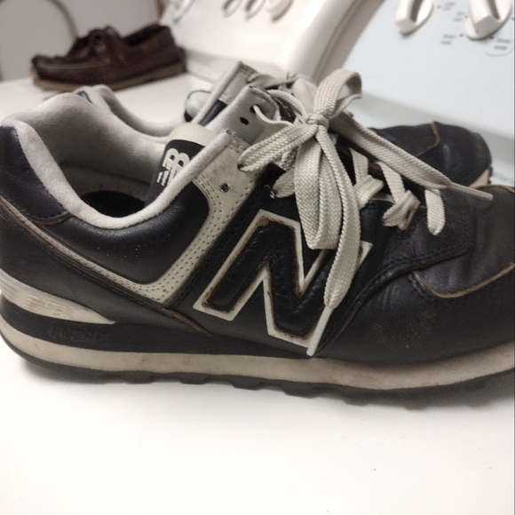 7.5 New Balance all leather black coach . - Picture 1 of 4